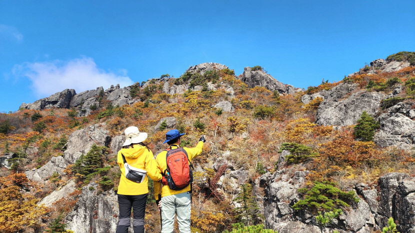 가야산 단풍 절정  21일 전국 성주 가야산 사랑 가을산행& 숲속음악회개최