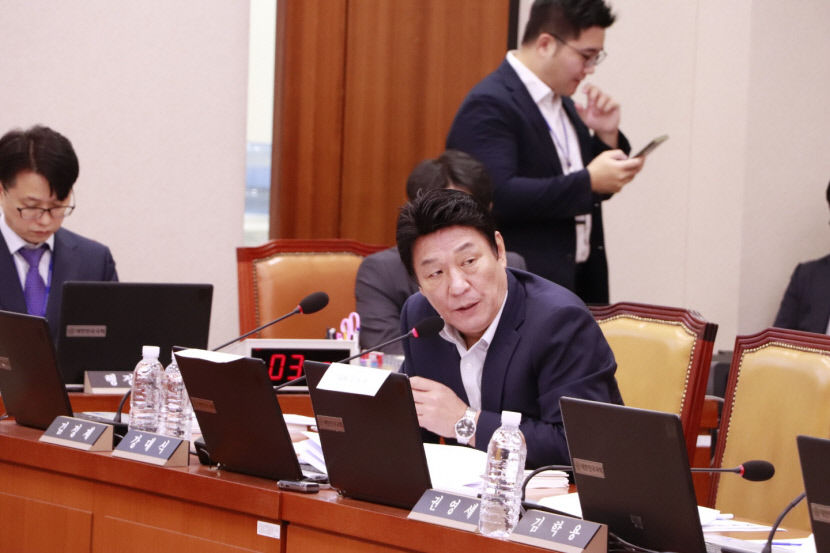 TK 의원들, 국감서 문재인 정부 잇단 겨냥