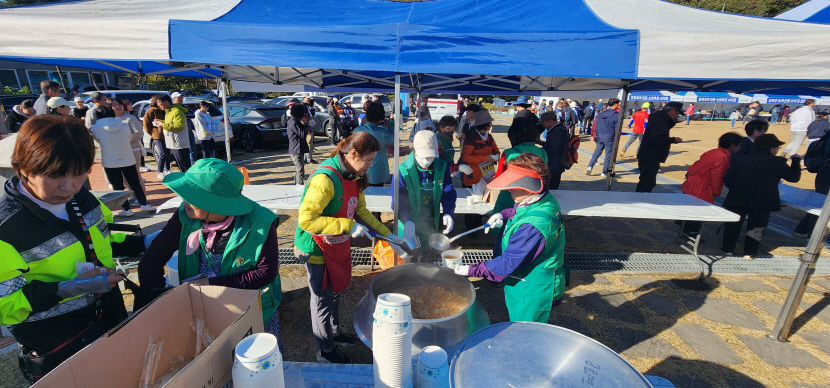 청명한 가을하늘 온 가족이 함께… 제2회 군위 삼국유사 전국 가족걷기대회 성료