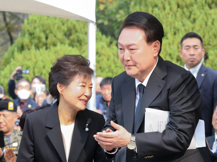 윤석열 대통령, 박정희 추도식서 박근혜 前 대통령과 재회