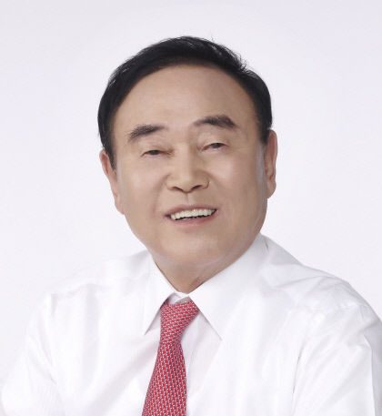 서병진 대경능금농협조합장 사과 맛 제대로 보려면 꼭지 달린 사과