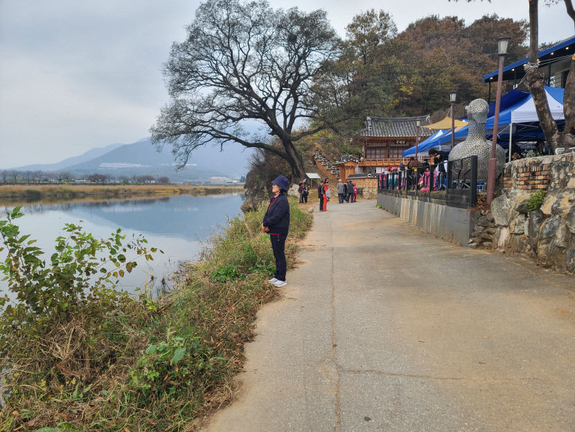 유명 시인 팬클럽 농촌에서 전국 팬모임