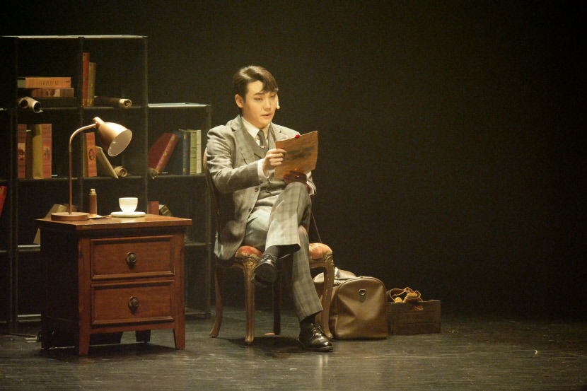 명탐정 셜록홈즈 조력자가 되어보세요