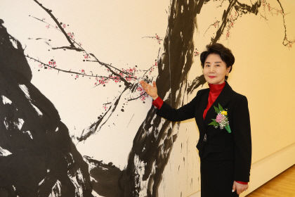 경주 출신 문인화가 송안 서보영 작가 첫 개인전…매화도 등 100여 점 전시
