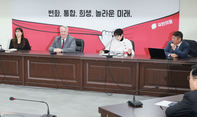 TK에 청년전략지역 나올까…與혁신위 청년, 전략지역·비례 50% 할당 건의