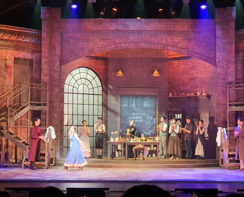 도전하고, 연구하고, 의심하라…뮤지컬 마리 퀴리가 던진 메시지