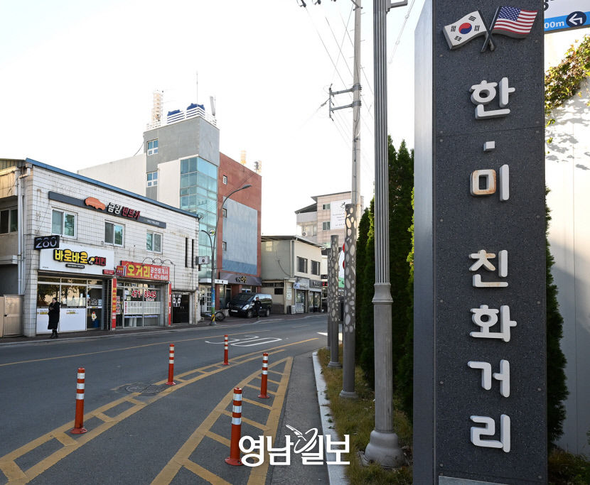 인적 없고 텅 빈 상가…한미친화거리 유령거리로 전락하나