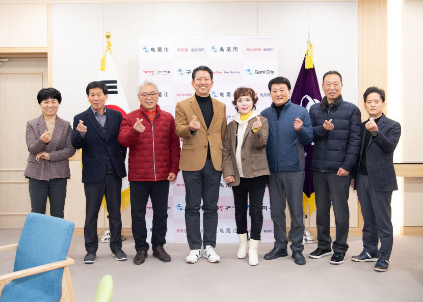 [속보] 구미라면축제 성공으로 함박웃음  상인들, 구미시청 찾아 감사 인사