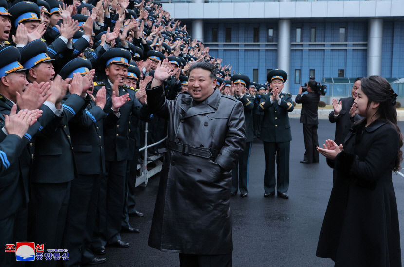 김정은 딸 주애 샛별 여장군 칭호…우상화 본격화된 듯