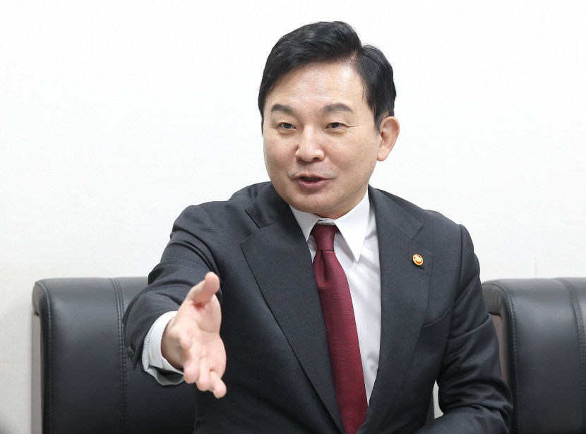 [단독] 원희룡 장관 비수도권 반도체 특화단지 기업 수도권 진입 허용 않겠다