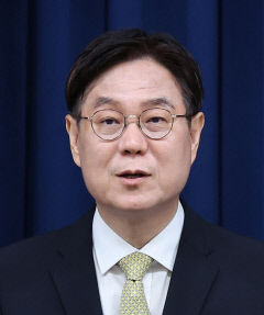 [속보] 대통령실 정책실장에 TK출신 이관섭 수석 승진…尹, 3실장5수석 체제 개편