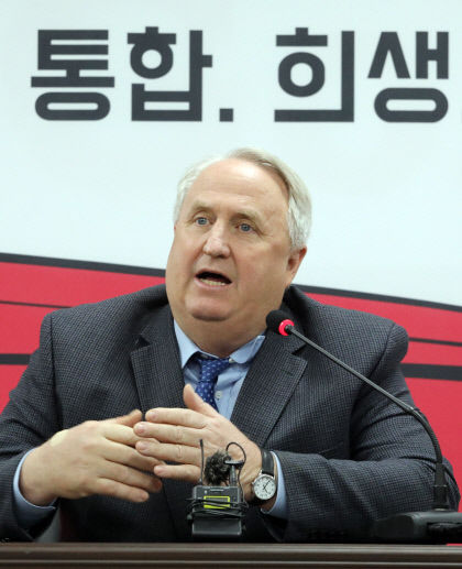 인요한 나를 공관위원장으로…김기현 그 목표로 활동했다고 생각 안해