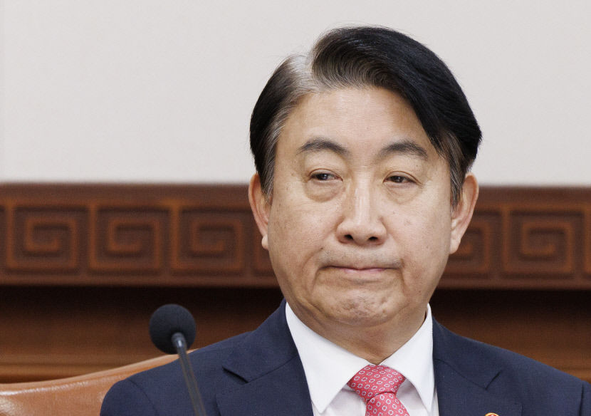 이동관 방통위원장, 국회 탄핵안 처리 전 사의