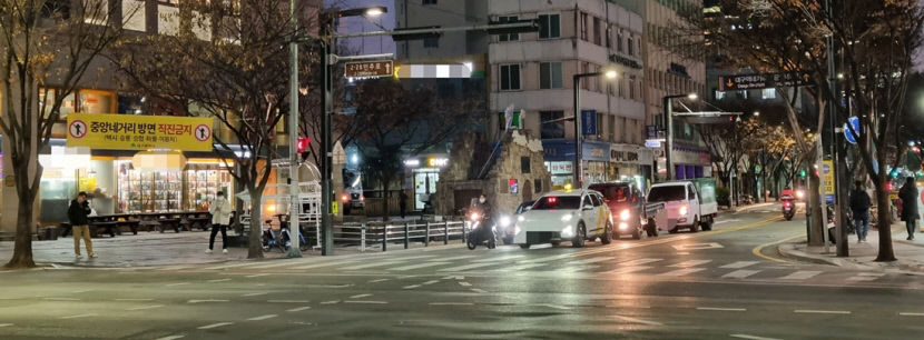 일반 승용차 통행 주저…대중교통전용지구 해제 무색