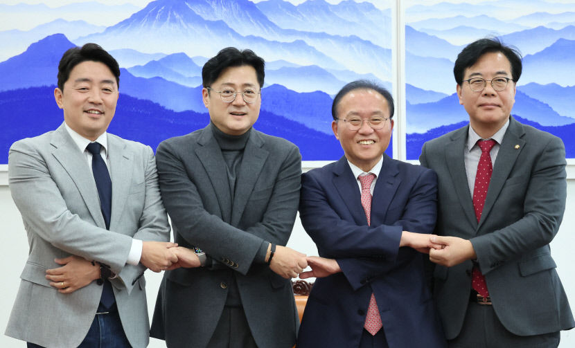 여야, 12월 임시회 일정 합의…내일 쌍특검 안올리고 예산 마감은 20일로