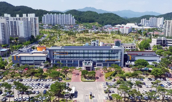 문경시민 일자리가 있는 활기찬 도시 시정방향 1순위