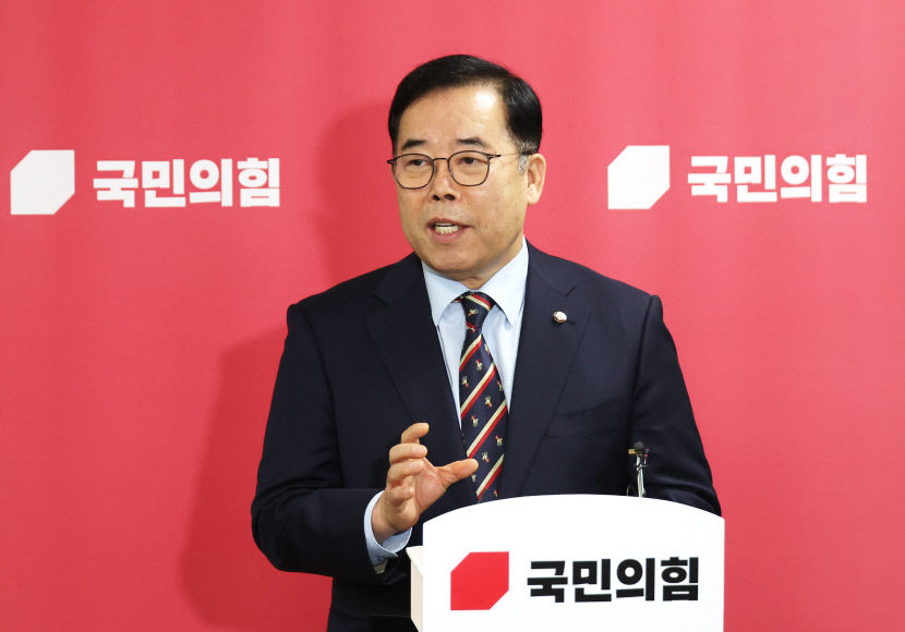 與, 6개월째 포털 뉴스제휴심사 중단에 새로운 제평위 시작해야