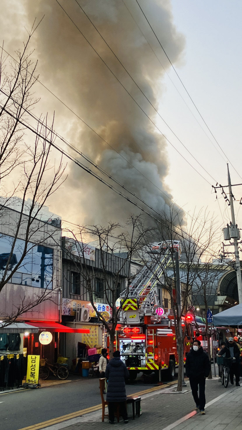 [속보] 대구 팔달시장 의류공판장서 불