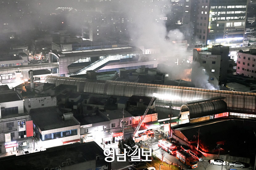 대구 팔달신시장 의류매장서 화재…인명피해는 없어