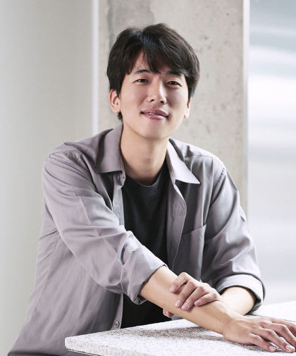 [제7회 영남일보 구상문학상] 황인찬 시인 수상 소감…고통 속에서도 희망 찾는 일 詩 통해 계속 해나갈 것