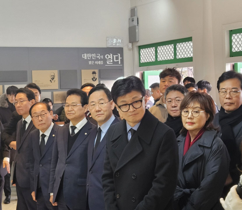 [속보] 대구신암선열공원 찾은 한동훈 초심으로 시민과 함께 미래 만들겠다