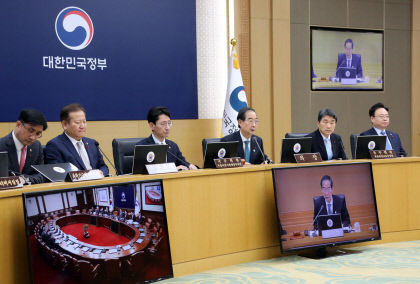 쌍특검 거부권 준비했던 정부…국회에서 밀려 시간 걸릴듯