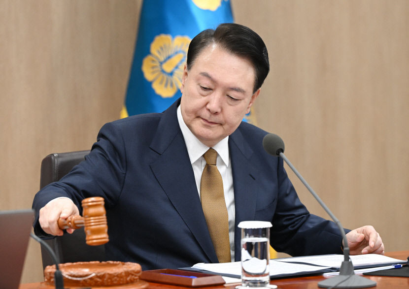 尹대통령 민생 회복의 해 만들어야…충주 유튜브 사례 등 변화 강조