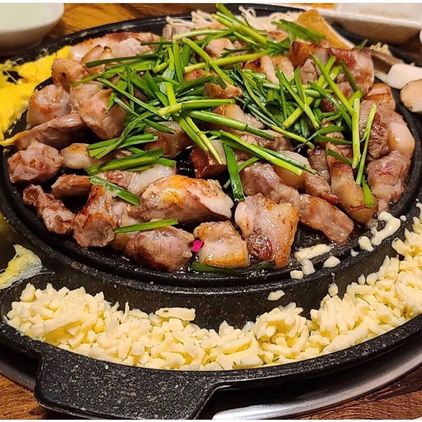 [경북맛집] 경북 영주 독점 뒷고기…한 입 베어 물면 육즙 팡팡 쫄깃한 돼지 뒷고기
