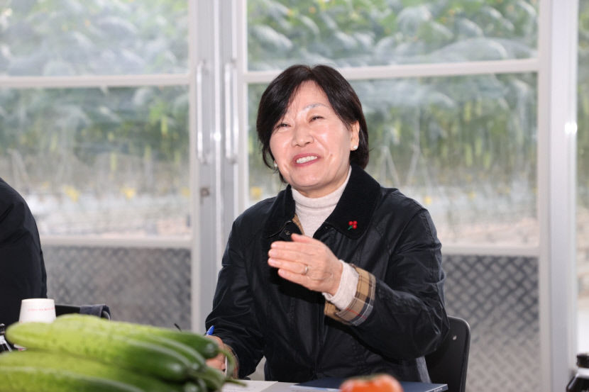 농식품부 장관 상주시 스마트팜 오이재배 농장을 방문