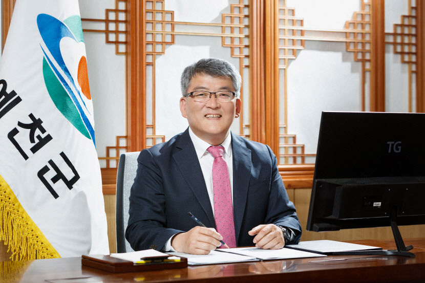 [경북 시·군 단체장 신년 인터뷰] 김학동 예천군수 원도심 발전 위해 남산공원 명소화 사업 추진