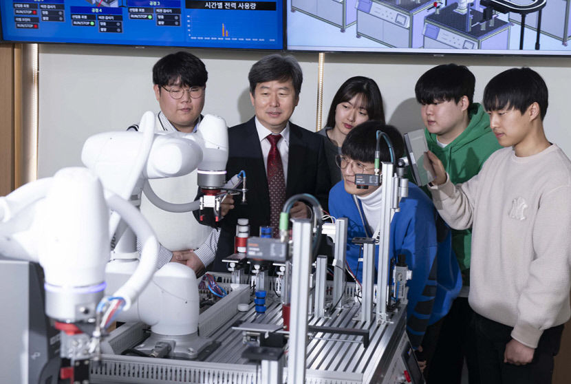 영진전문대 취업 명문 입증 2022년 취업률 79.2%…주문식교육 효과 봤다