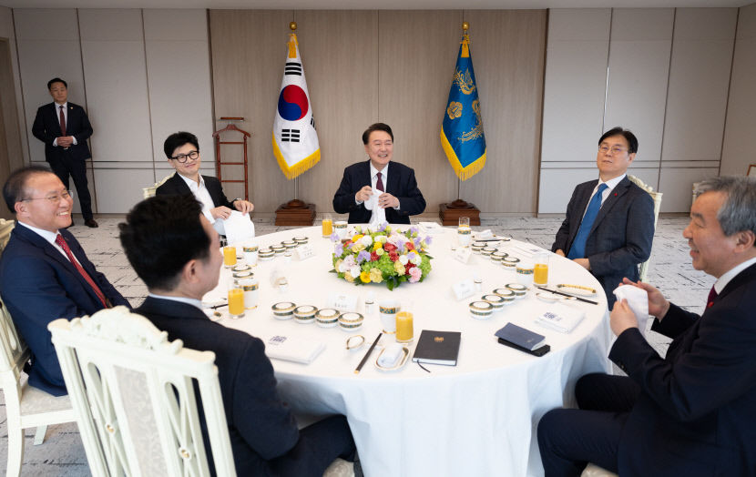 尹대통령, 한동훈 비대위원장과 오찬…갈등 봉합 마무리?
