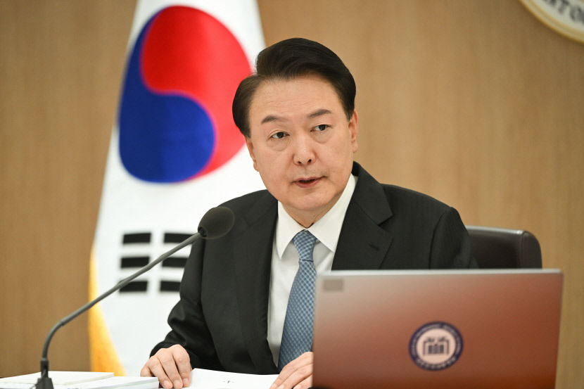 尹, 설 특사 단행…김관진·김기춘 사면·복권 및 45만명 행정제재 감면