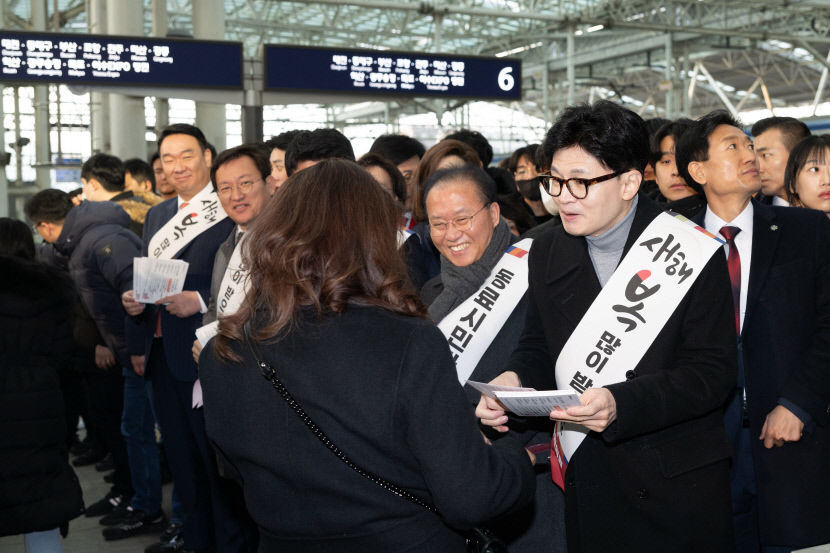 설 차례상 민심을 잡아라 TK 후보, 설 연휴 유권자 어필에 사력