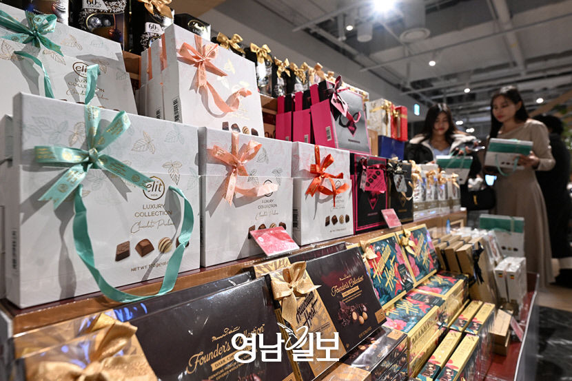 [포토뉴스] 더현대 대구 사랑을 전하세요