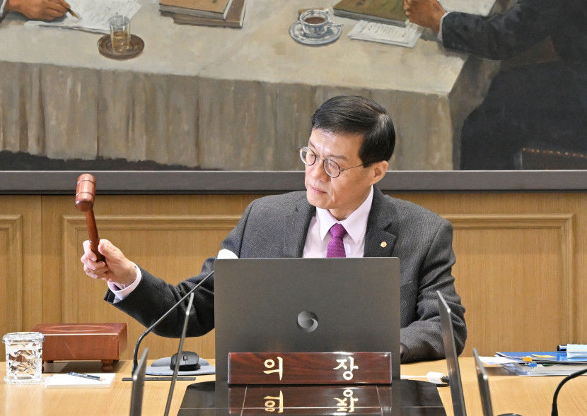 [속보] 한국은행, 기준금리 연 3.50%로 동결…연속 9번째