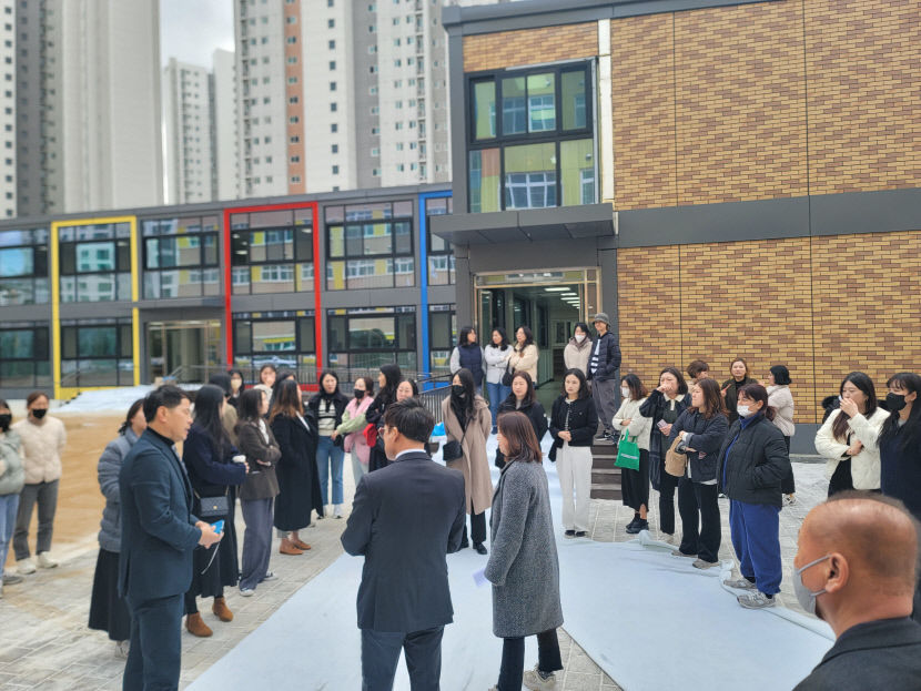 새 제품이라며 에어컨 사용량이 708시간?…구미 모듈러 학교 현장 점검