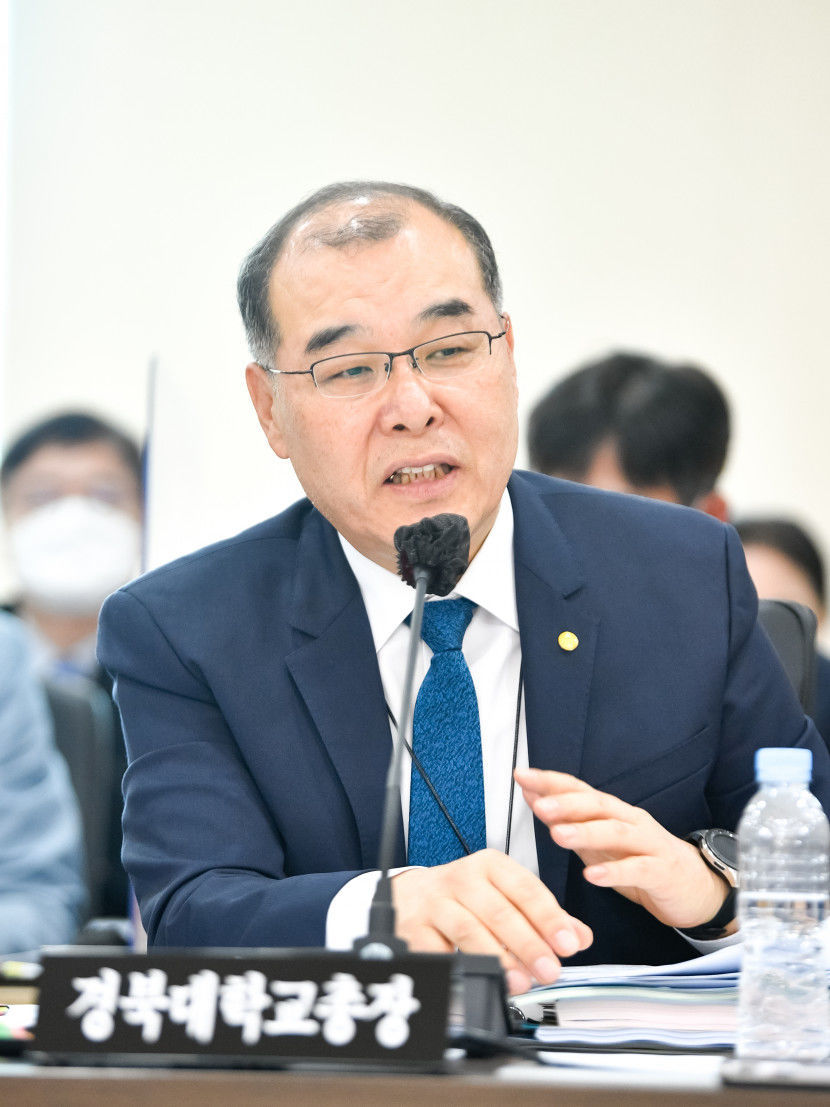 [속보] 홍원화 경북대 총장, 비례대표 신청 철회…홍 총장 곧 입장 발표