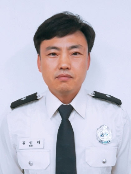 경산서 휴무 중 소방관이 상가 화재 골든타임 지켰다