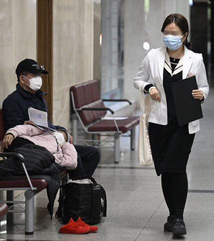 논의 거절 당한 의대 교수들…사직서 제출 할까