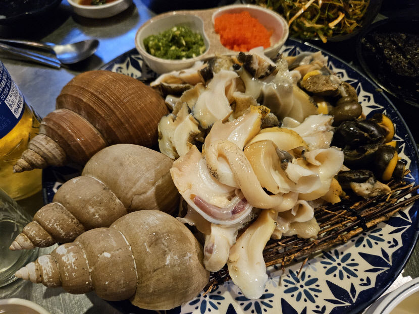 [대구 맛집] 대구 황금동 미자포차…죽변항 공수한 백고둥, 신선·쫄깃 엄지척