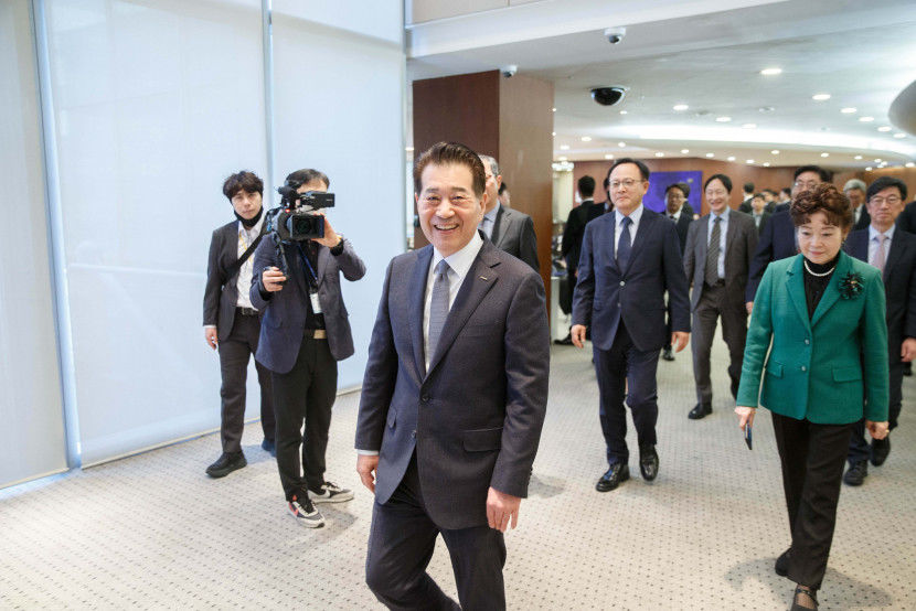 포스코그룹 장인화號 출범…주주총회서 회장 선임 안건 통과