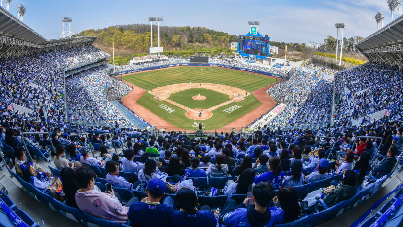 올 시즌 심판 대신 로봇이 스트라이크 판정