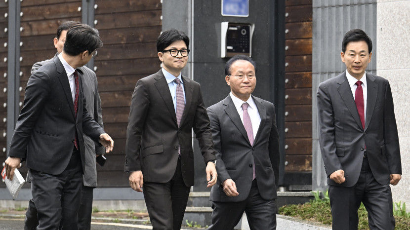 [속보] 한동훈, 박근혜 예방 後 따뜻한 말씀 해주셔…저도 대단히 감사하다는 말씀 드려