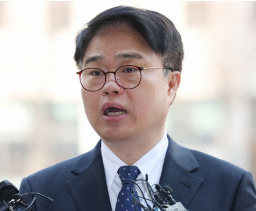 의협 새 회장 강경파 임현택 당선…의대 증원 논쟁 고조 될듯