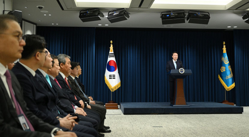 [속보] 尹 기득권 카르텔과 타협·굴복하지 않을 것…정치적 유불리 안따진다