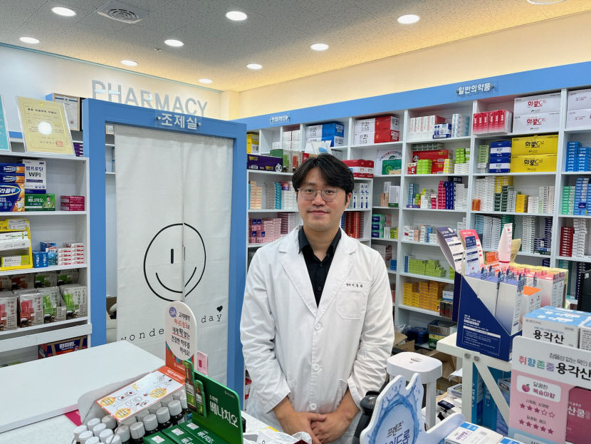 [동네뉴스] 환자 위해 자정까지 운영하며 보람 자정 약국 이동창 약사