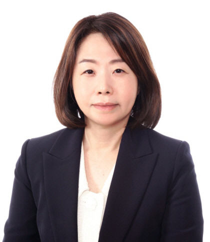 포스코 장인화 회장 첫 조직개편…지주사 13팀→9팀 조직 슬림화