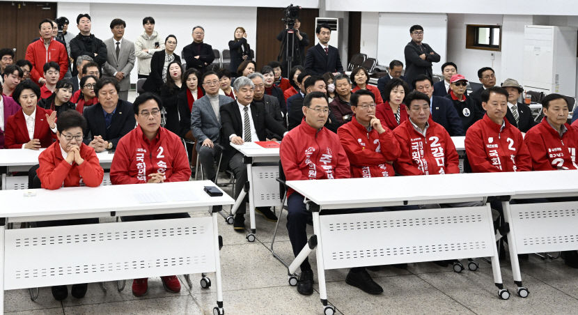 아이고, 어떡하노 역대급 참패에 TK 국민의힘, 침통한 분위기