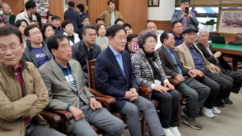 [4·10 총선 개표소] 경산 조지연·최경환, 지상파 방송 3사 공동 출구조사 희비 엇갈려